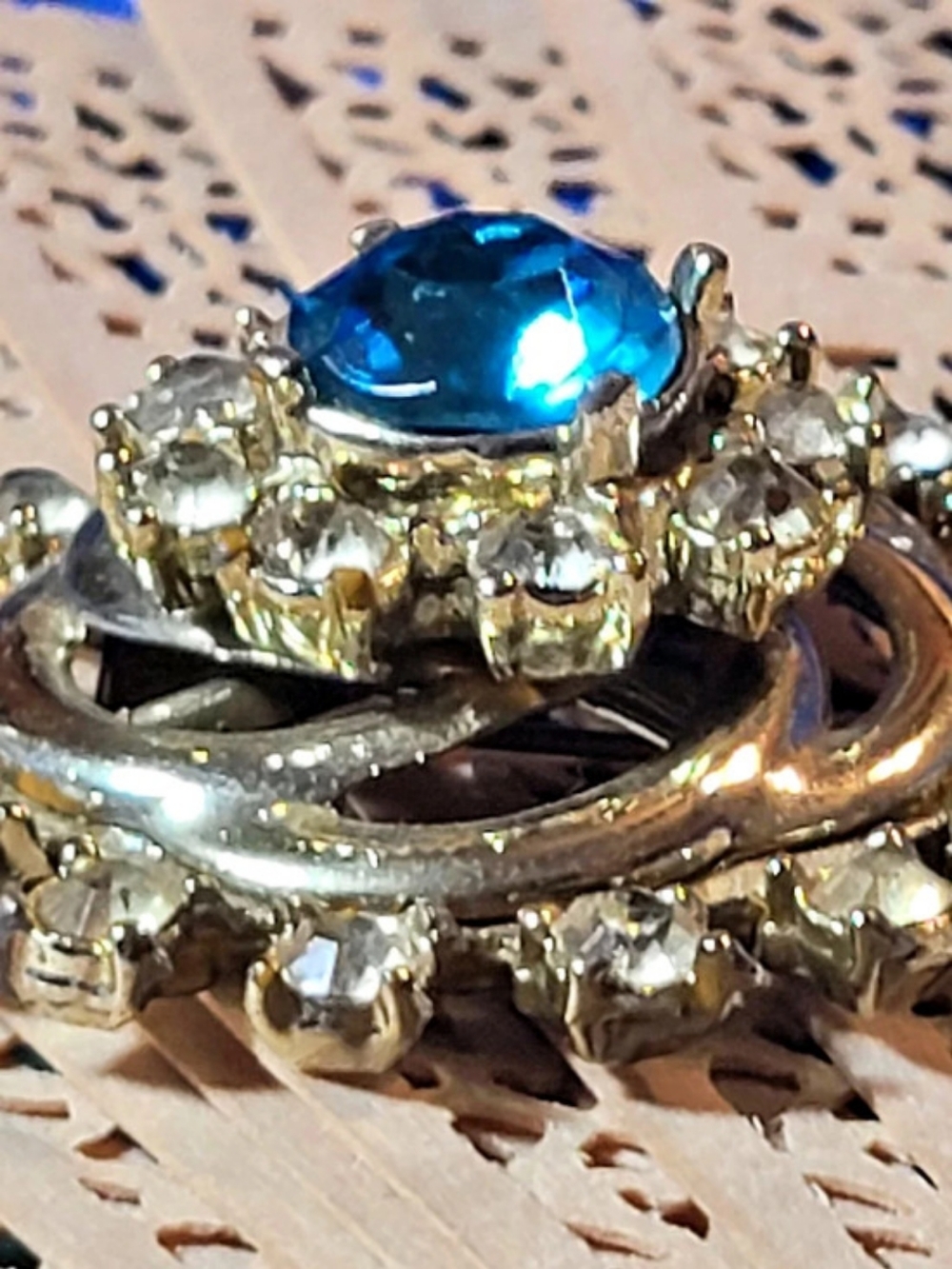 Blue Rhinestone Sunburst Brooch - Picture 12 of 17